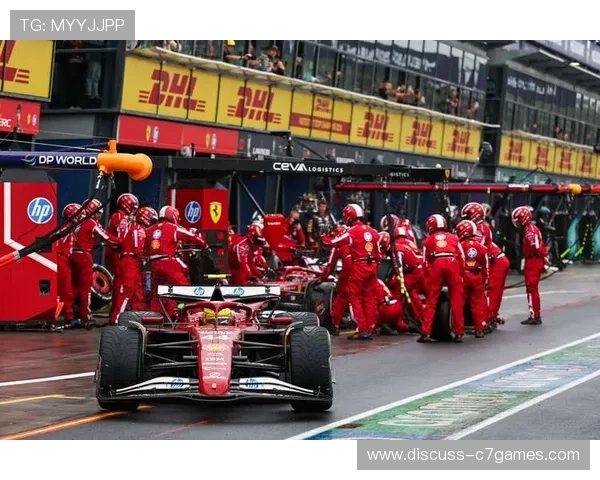 F1车手赛季战况激烈 本赛季技术创新与竞争形势深度分析 F1车手赛季战况激烈 本赛季技术创新与竞争形势深度分析