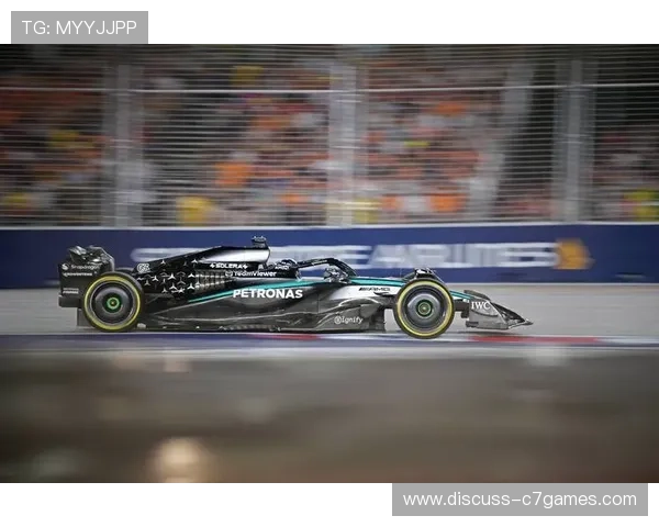 F1赛季最新动态:车手排名变化与车队策略调整引发广泛关注 F1赛季最新动态:车手排名变化与车队策略调整引发广泛关注