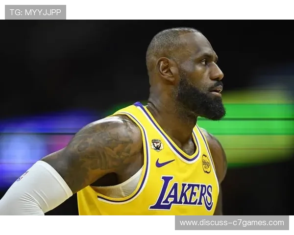 NBA焦点战湖人逆转勇士詹姆斯关键表现引热议全场轰下三双创纪录 NBA焦点战湖人逆转勇士詹姆斯关键表现引热议全场轰下三双创纪录