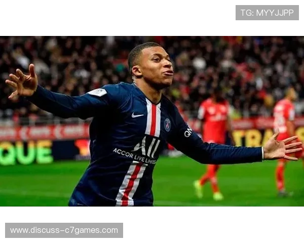 欧洲豪门夏窗引援风暴再起梅西姆巴佩转会悬念升级引发球迷热议中 欧洲豪门夏窗引援风暴再起梅西姆巴佩转会悬念升级引发球迷热议中