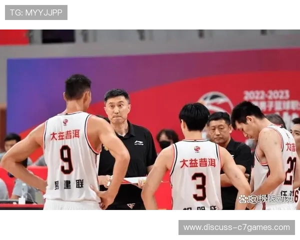 CBA季后赛激战正酣多支球队争夺总冠军席位 CBA季后赛激战正酣多支球队争夺总冠军席位