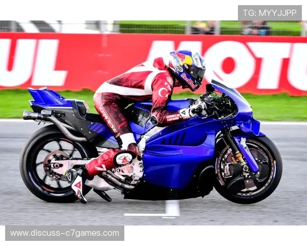 MotoGP最新赛季精彩回顾与顶尖车手争夺冠军焦点解析 MotoGP最新赛季精彩回顾与顶尖车手争夺冠军焦点解析