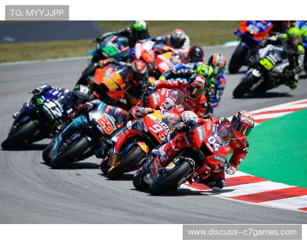 摩托GP赛季新变动：顶级车手转会引发赛场激烈竞争