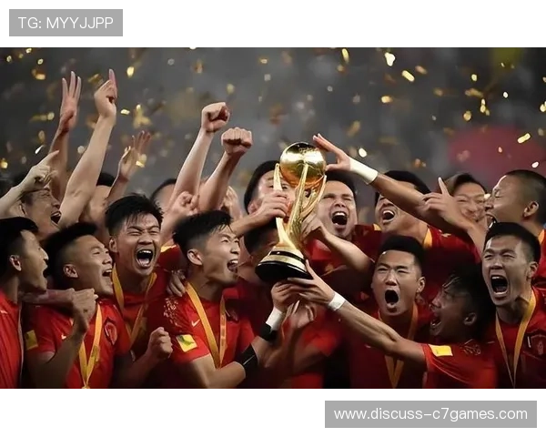 中国足球联赛激战正酣 多支豪门球队争夺冠军席位引爆球迷热情